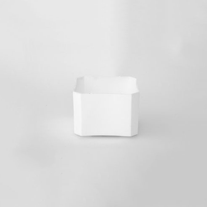 3.5" Plastic Centerpiece Planters in White