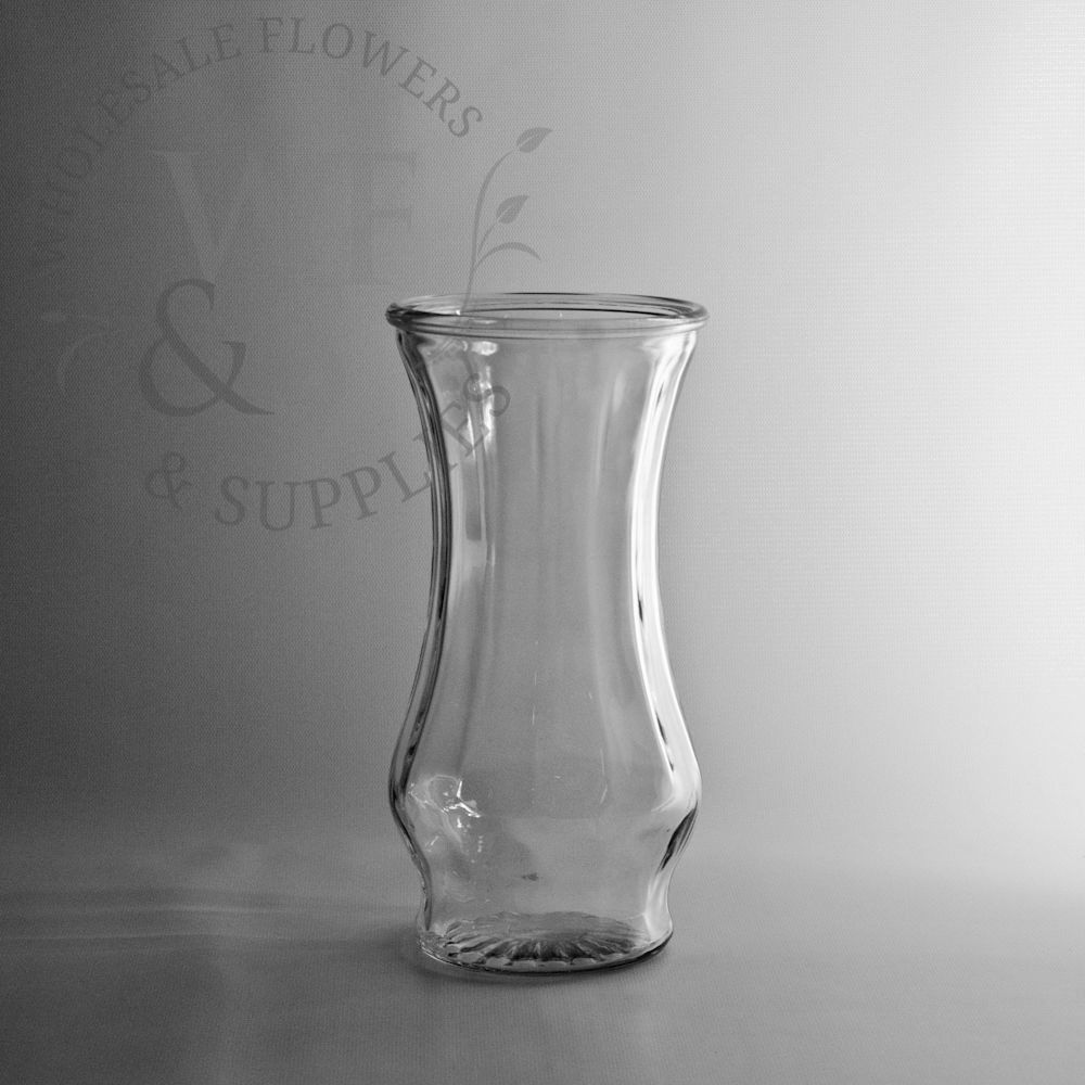 Classic Ribbed Vase 9¾"